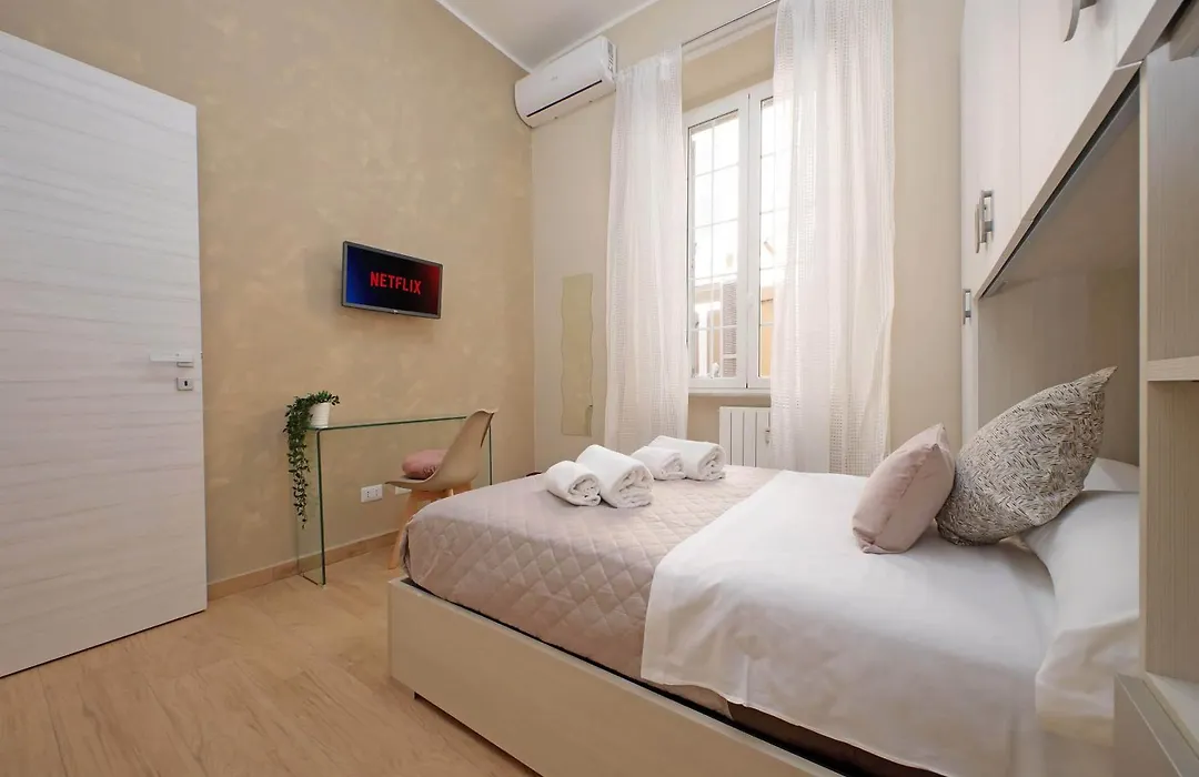 Julius House-1