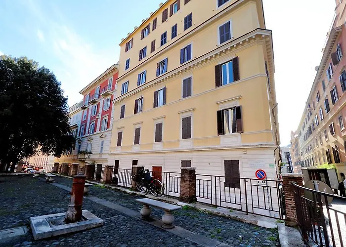 Piazza Capponi